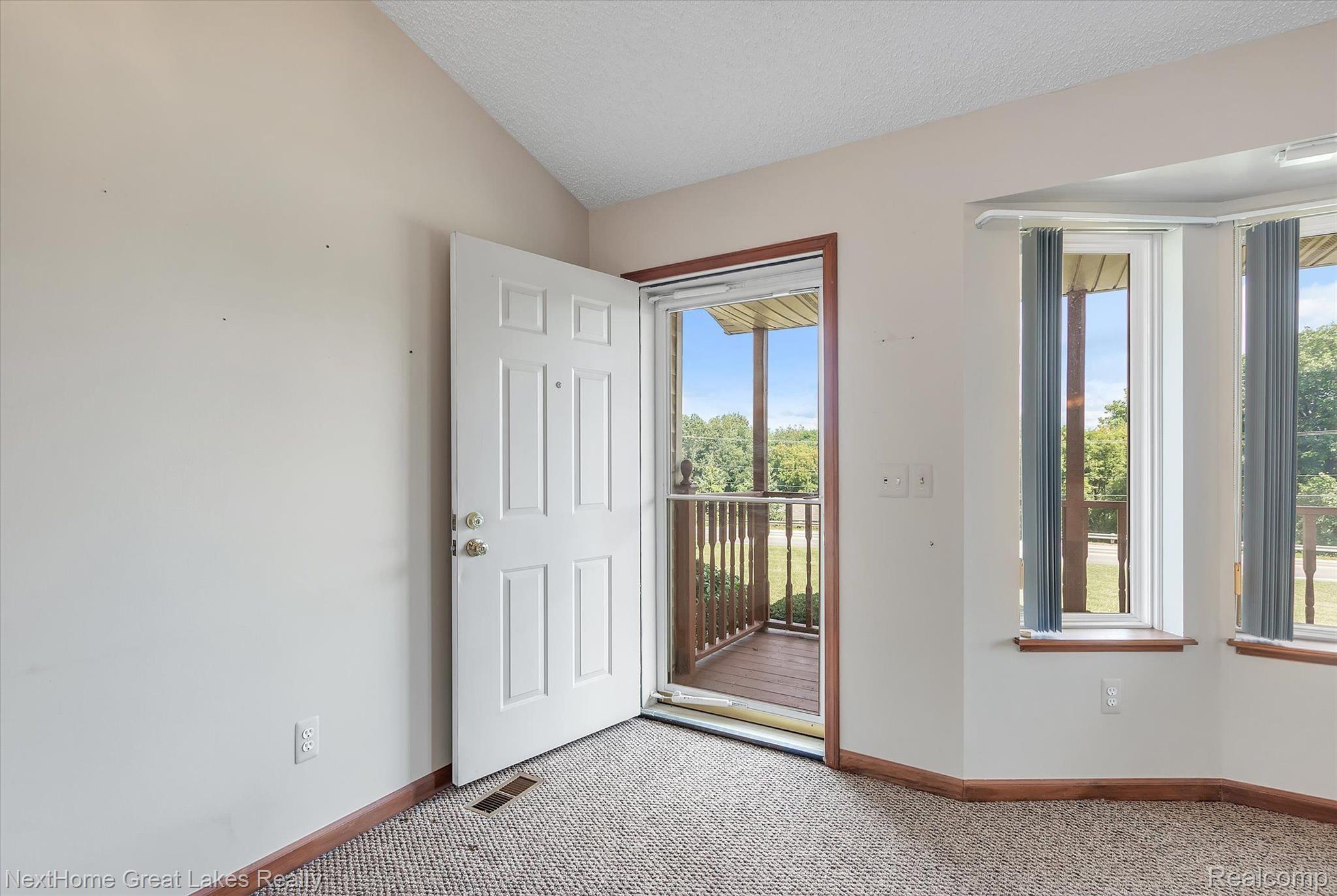 7475 Hall Road Davisburg, MI 48350 - Photo 6 of 48