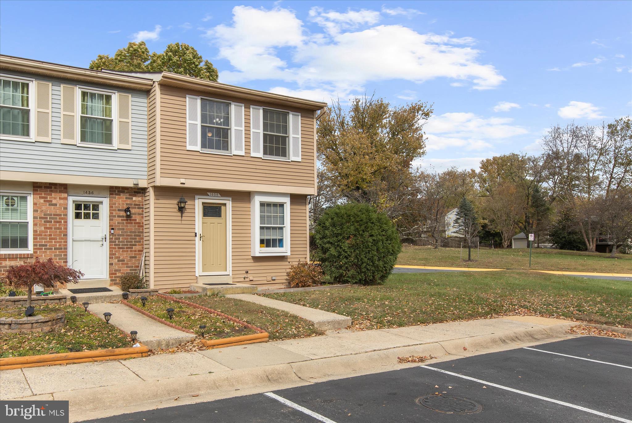 1458 Farmcrest Way Silver Spring, MD 20905 - Photo 3 of 38 Gallery Image 3