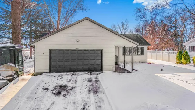 $279,900 | 17591 Upper Spunk Lake Road, Avon, MN 56310