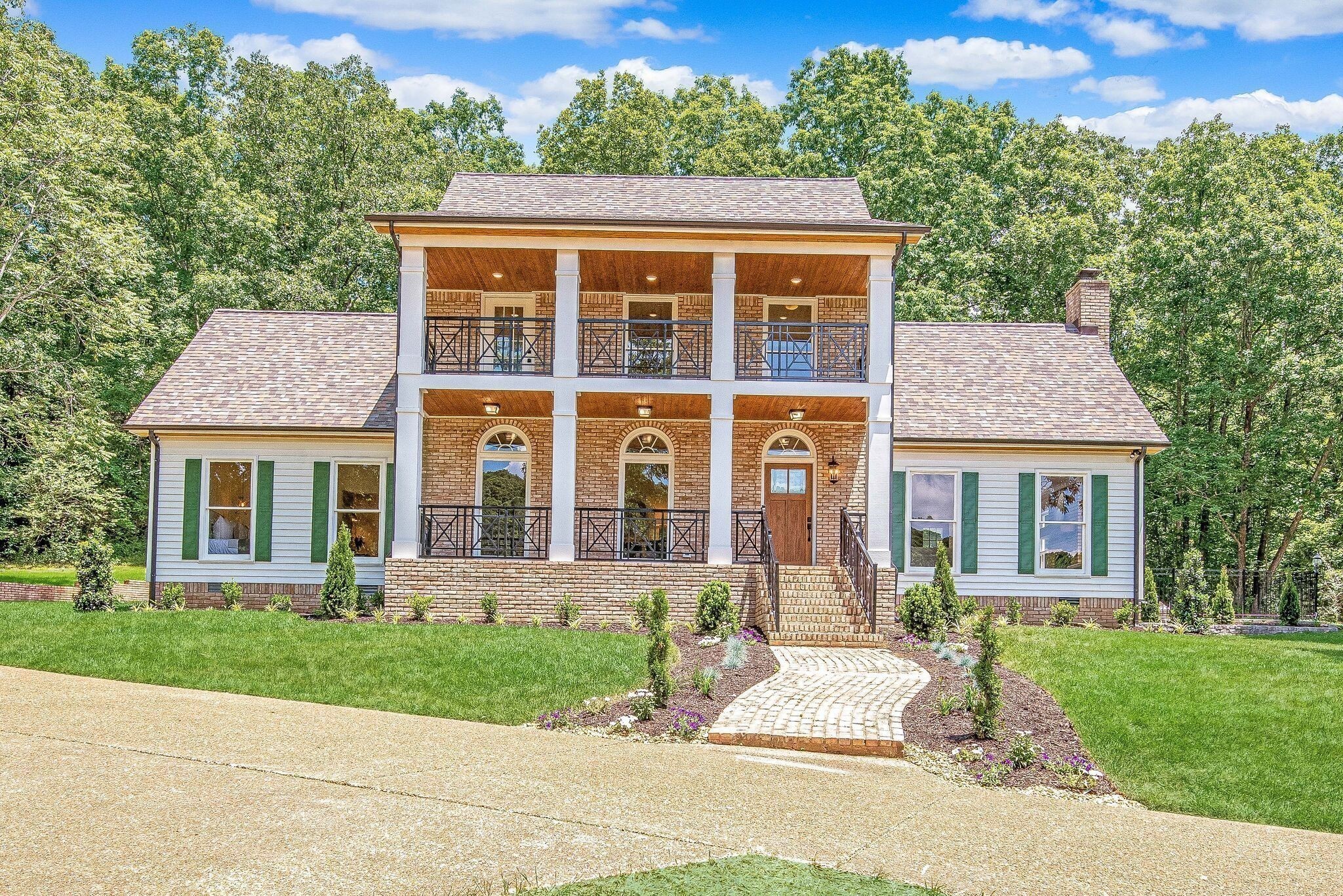 325 East Piney Road Dickson, TN 37055 - Photo 3 of 63 front view of house with a yard