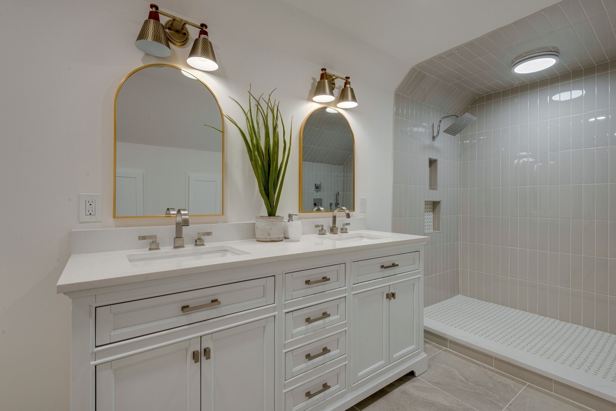 325 East Piney Road Dickson, TN 37055 - Photo 46 of 63 a bathroom with a double vanity sink and a mirror