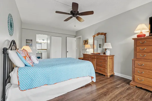 $199,900 | 1423 Woodbridge Road, Unit 1E, Joliet, IL 60436