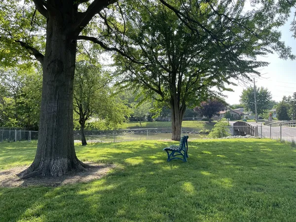 $199,900 | 1423 Woodbridge Road, Unit 1E, Joliet, IL 60436