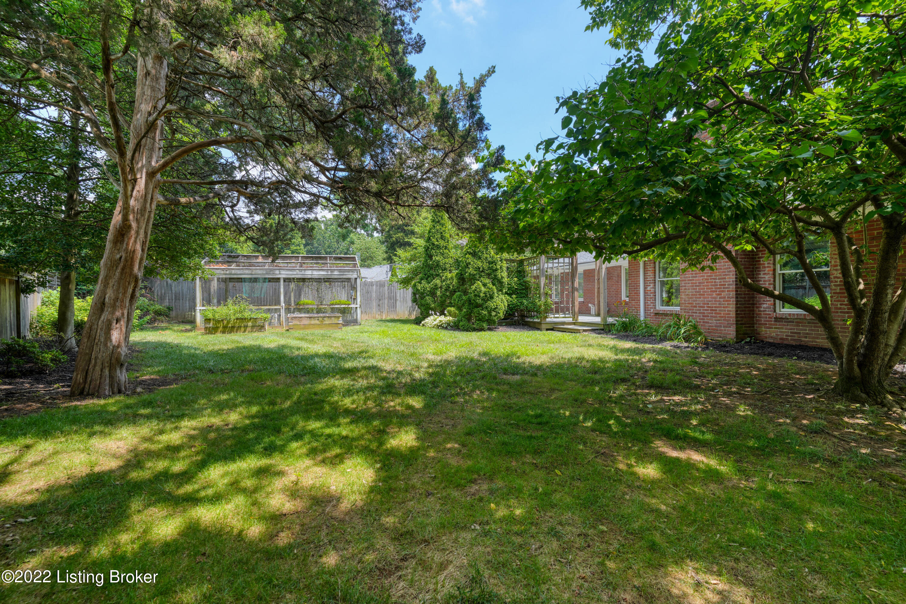 524 Ridgewood Road Louisville, KY 40207 - Photo 31 of 40 049 - 20210719 702635