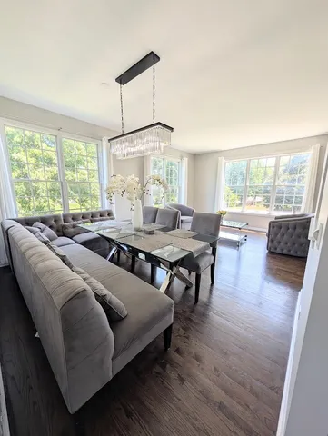 $644,999 | 5520 Bear Claw Lane, Hoffman Estates, IL 60192