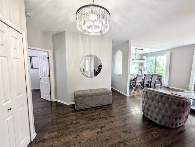 $644,999 | 5520 Bear Claw Lane, Hoffman Estates, IL 60192