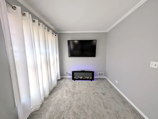 $644,999 | 5520 Bear Claw Lane, Hoffman Estates, IL 60192