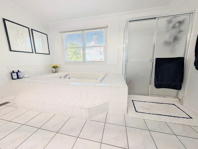 $644,999 | 5520 Bear Claw Lane, Hoffman Estates, IL 60192