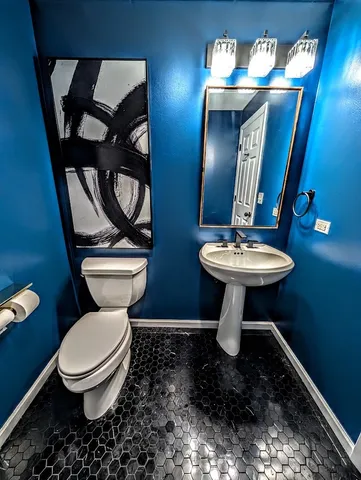 $644,999 | 5520 Bear Claw Lane, Hoffman Estates, IL 60192