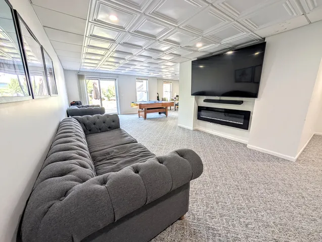 $644,999 | 5520 Bear Claw Lane, Hoffman Estates, IL 60192