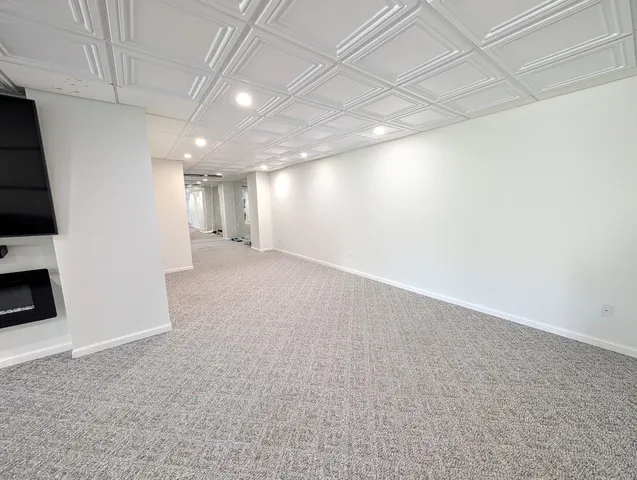 $644,999 | 5520 Bear Claw Lane, Hoffman Estates, IL 60192