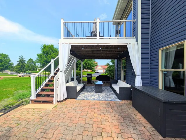 $644,999 | 5520 Bear Claw Lane, Hoffman Estates, IL 60192