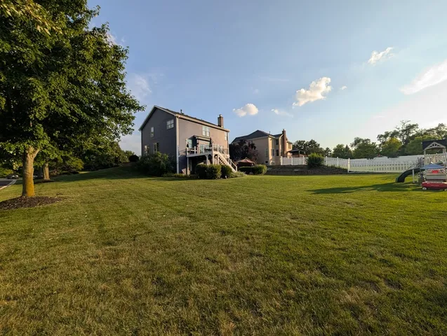 $644,999 | 5520 Bear Claw Lane, Hoffman Estates, IL 60192