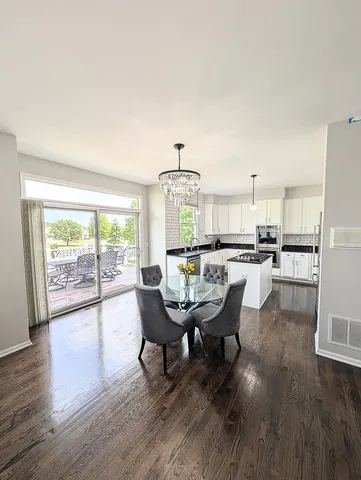 $644,999 | 5520 Bear Claw Lane, Hoffman Estates, IL 60192