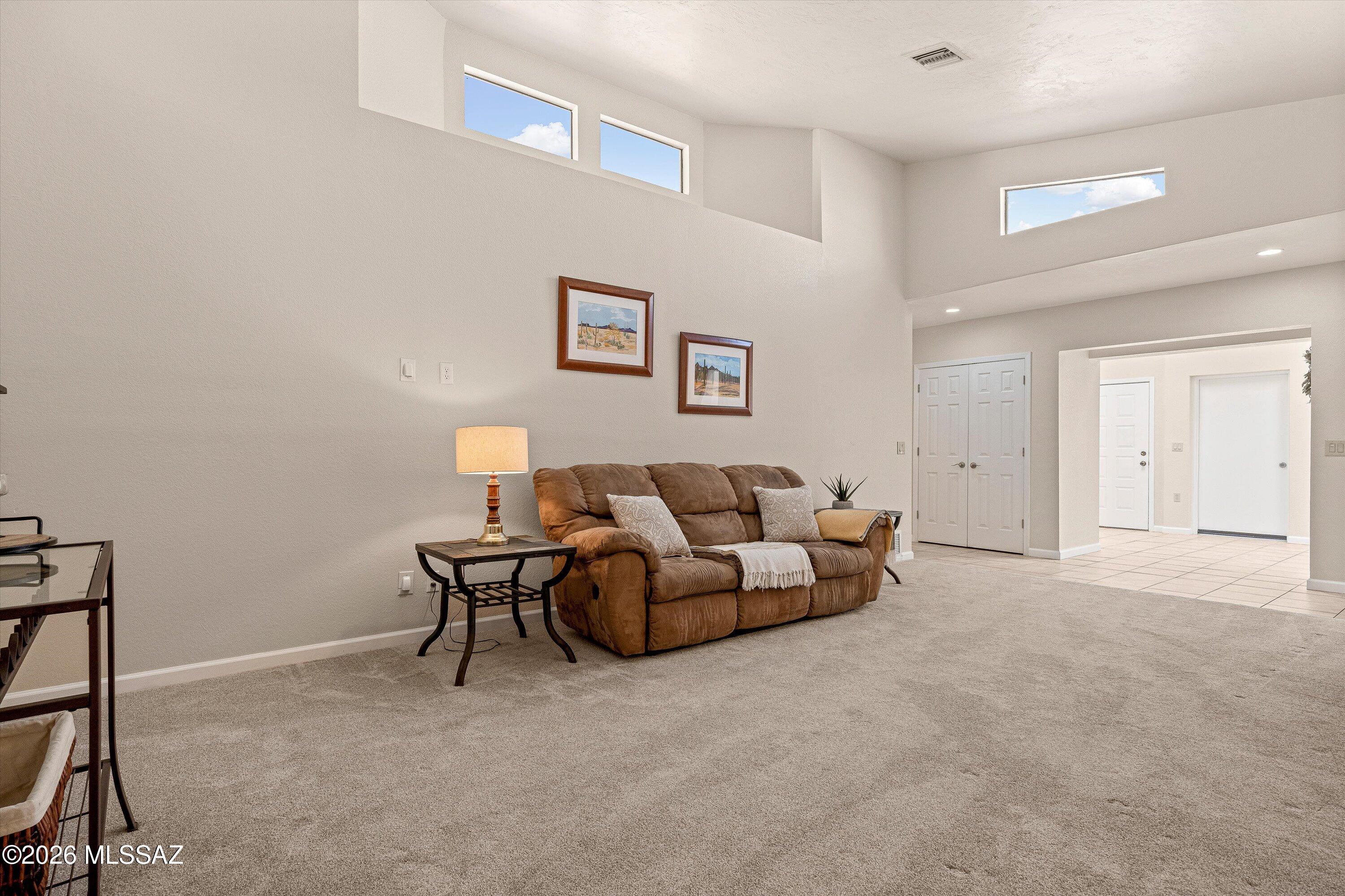 7402 East Wandering Road Tucson, AZ 85750 - Photo 11 of 38 Living Area