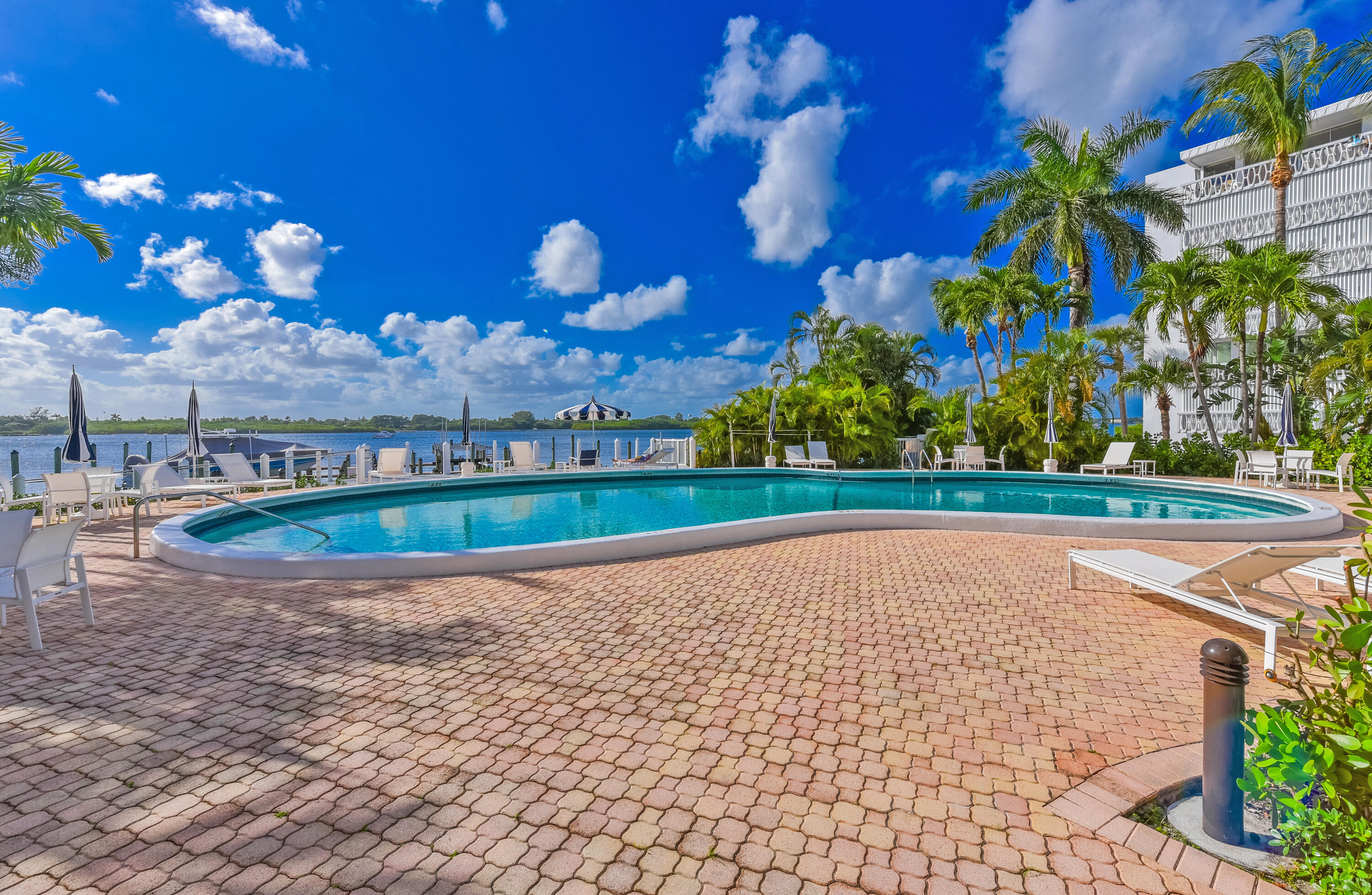 2505 South Ocean Boulevard, Unit 411 Palm Beach, FL 33480 - Photo 20 of 31 a view of a yard with a fireplace