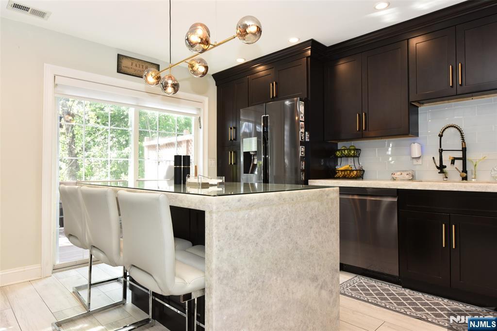 397 Green Mountain Road Mahwah, NJ 07430 - Photo 12 of 40 Gallery Image 12