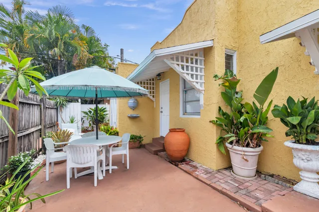 a view of outdoor space yard and patio