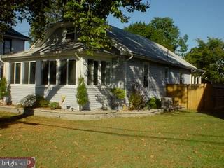 913 Salem Road Burlington, NJ 08016 - Photo 1 of 6