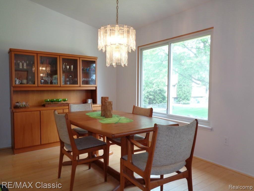 5218 Patrick Road West Bloomfield, MI 48322 - Photo 11 of 17 008.jpg