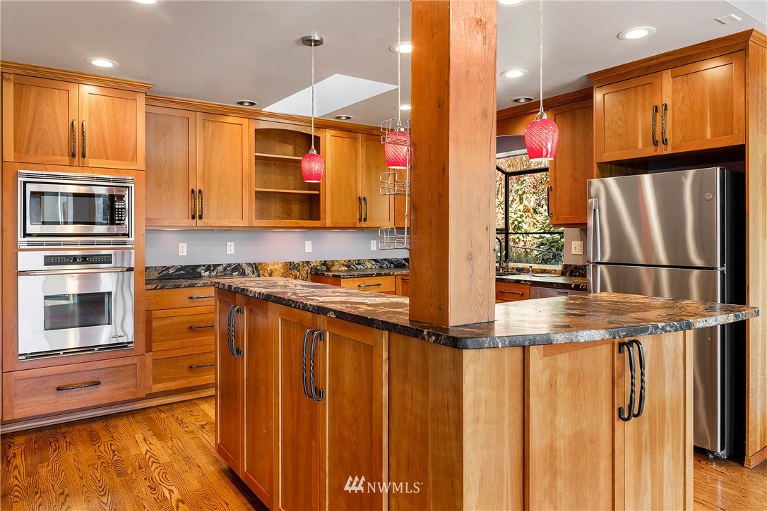 18324 West Spring Lake Drive Southeast Renton, WA 98058 - Photo 11 of 34 Gallery Image 11