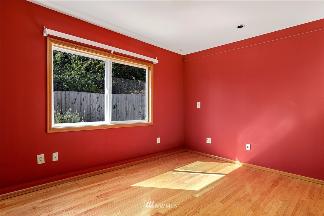 18324 West Spring Lake Drive Southeast Renton, WA 98058 - Photo 14 of 34 Gallery Image 14