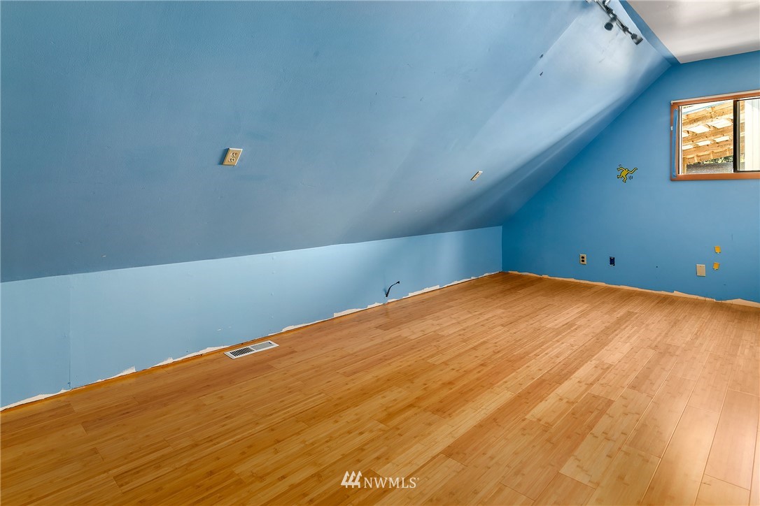 18324 West Spring Lake Drive Southeast Renton, WA 98058 - Photo 27 of 34 Gallery Image 27