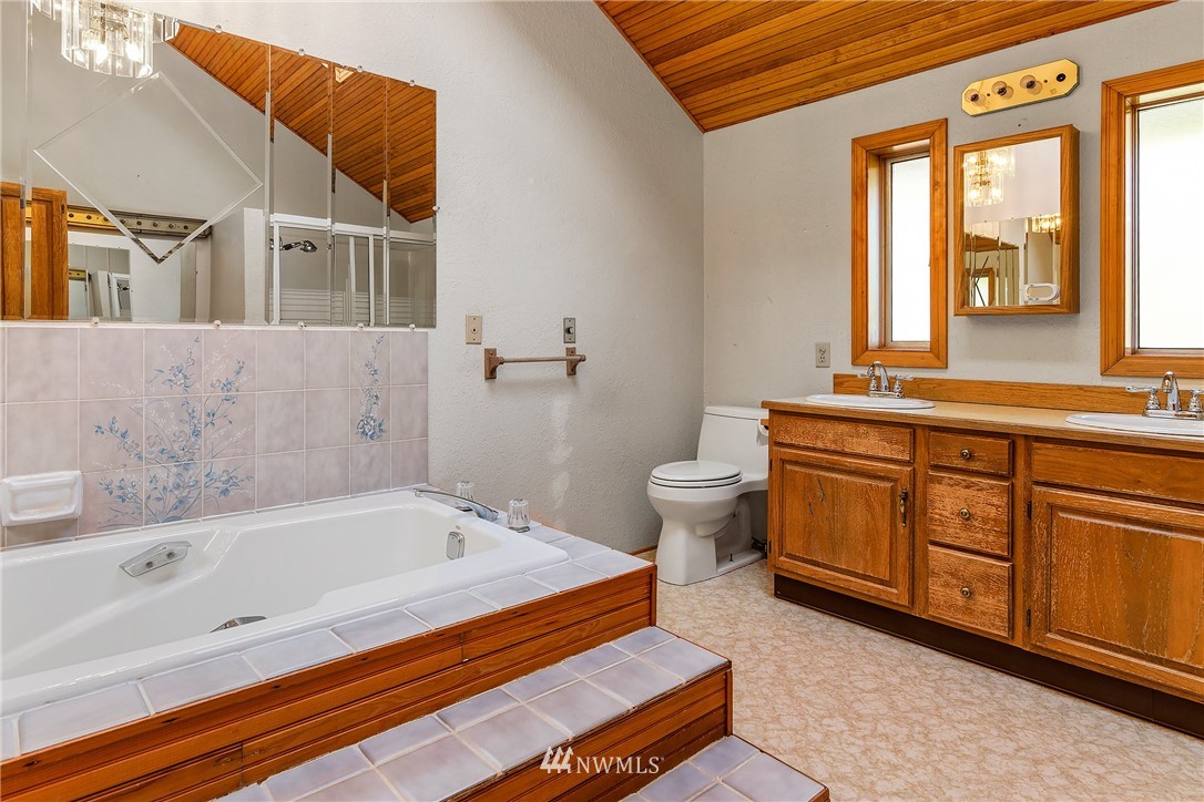 18324 West Spring Lake Drive Southeast Renton, WA 98058 - Photo 29 of 34 Gallery Image 29