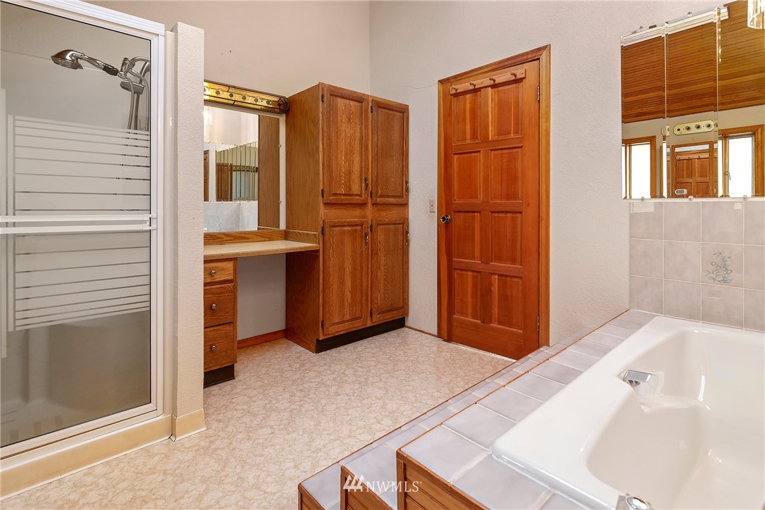 18324 West Spring Lake Drive Southeast Renton, WA 98058 - Photo 30 of 34 Gallery Image 30