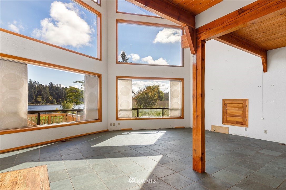 18324 West Spring Lake Drive Southeast Renton, WA 98058 - Photo 4 of 34 Gallery Image 4
