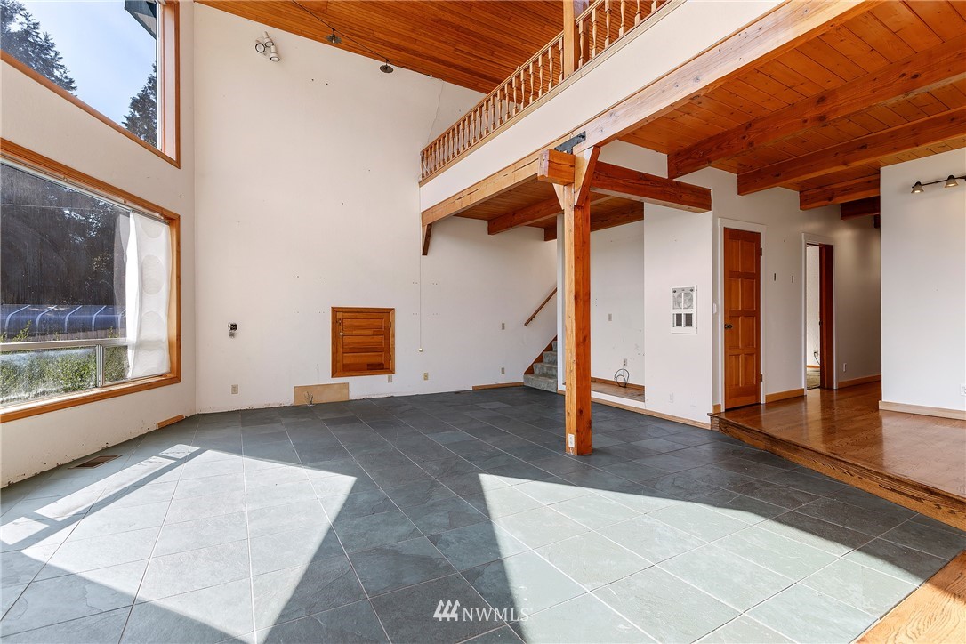 18324 West Spring Lake Drive Southeast Renton, WA 98058 - Photo 5 of 34 Gallery Image 5