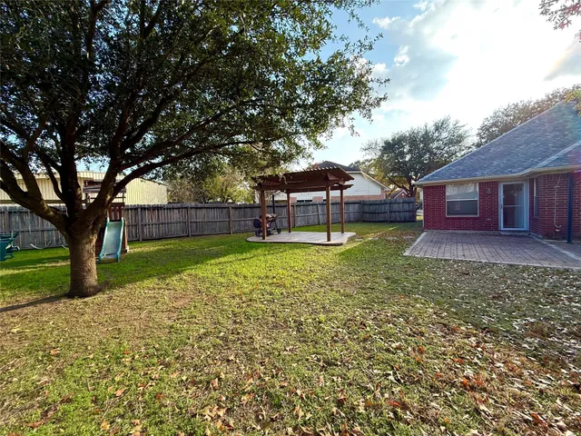 $2,000 | 9106 Reagan Meadow Court, Houston, TX 77064
