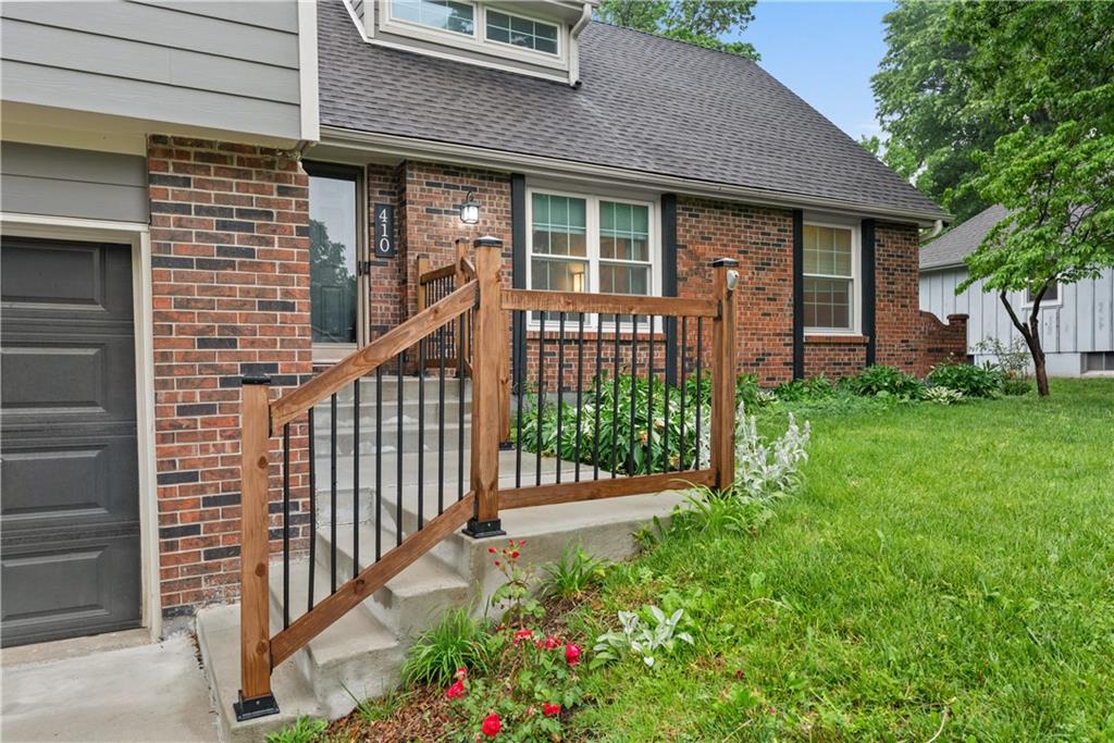 410 Southeast Richardson Place Lee's Summit, MO 64063 - Photo 4 of 45