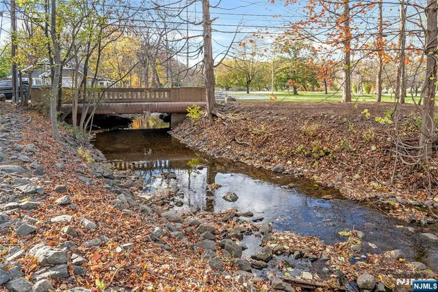 $1,595,000 | 262 West Saddle River Road, Upper Saddle River, NJ 07458