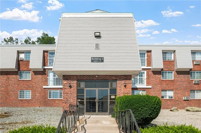 $240,000 | 300 Smithfield Road, Unit P22, North Providence, RI 02904
