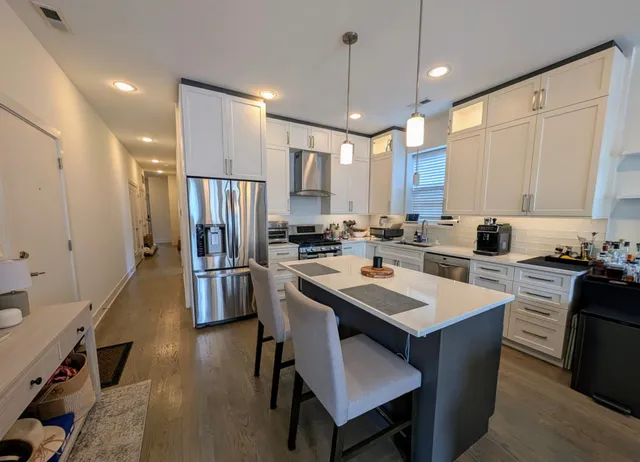 $3,100 | 4111 North Western Avenue, Unit 2, Chicago, IL 60618