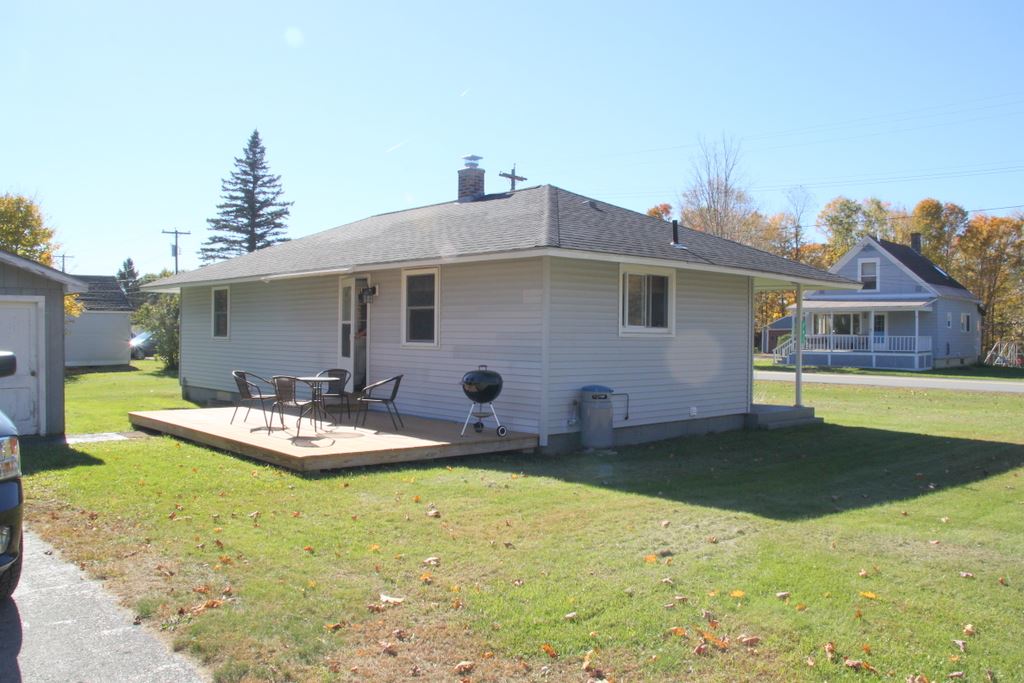 181 Rod Key Street Lyndon, VT 05851 - Photo 3 of 10 Gallery Image 3