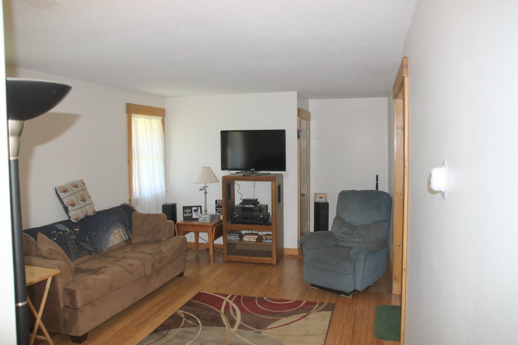 181 Rod Key Street Lyndon, VT 05851 - Photo 7 of 10 Gallery Image 7