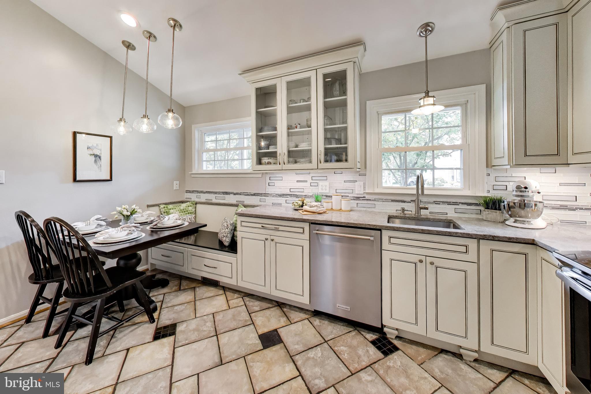 13382 Point Rider Lane Herndon, VA 20171 - Photo 13 of 44 Gallery Image 13