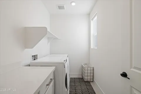 $618,888 | 2121 West Sonoran Desert Drive, Unit 8, Phoenix, AZ 85085