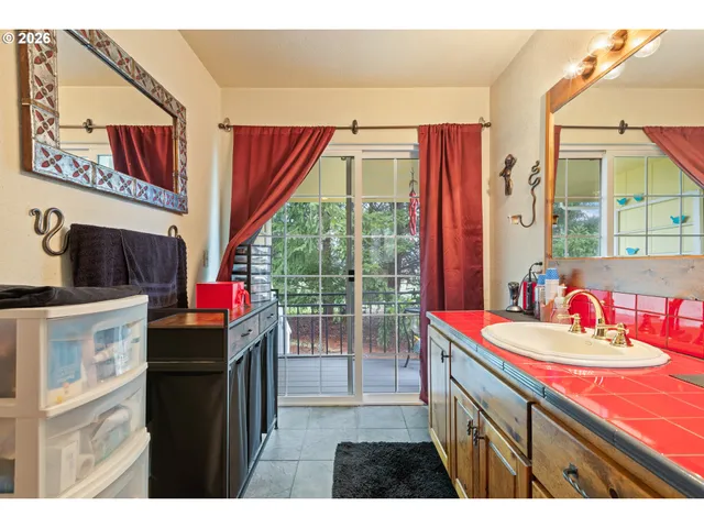 $600,500 | 674 Youngs Lane, Roseburg, OR 97471