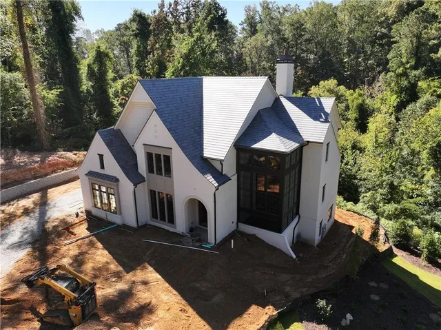 a house view with a outdoor space