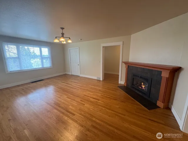 $3,500 | 1735 24th Avenue, Unit A, Seattle, WA 98122