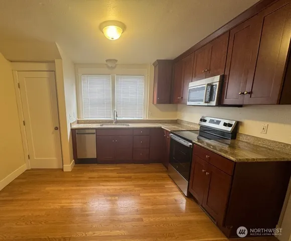 $3,500 | 1735 24th Avenue, Unit A, Seattle, WA 98122