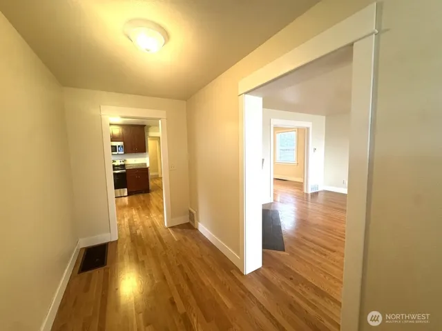 $3,500 | 1735 24th Avenue, Unit A, Seattle, WA 98122