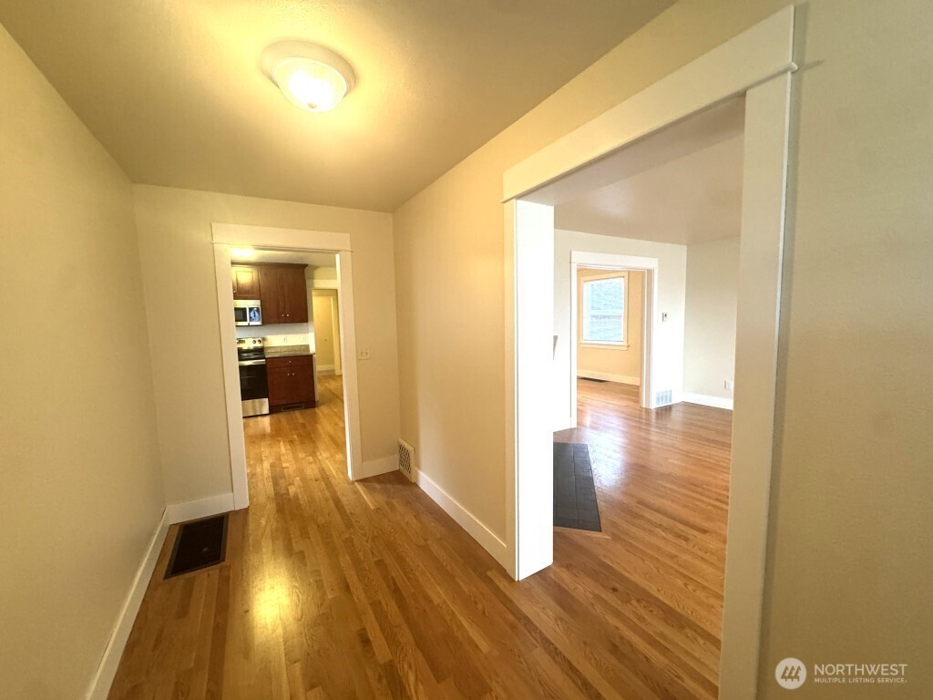 1735 24th Avenue, Unit A Seattle, WA 98122 - Photo 8 of 15