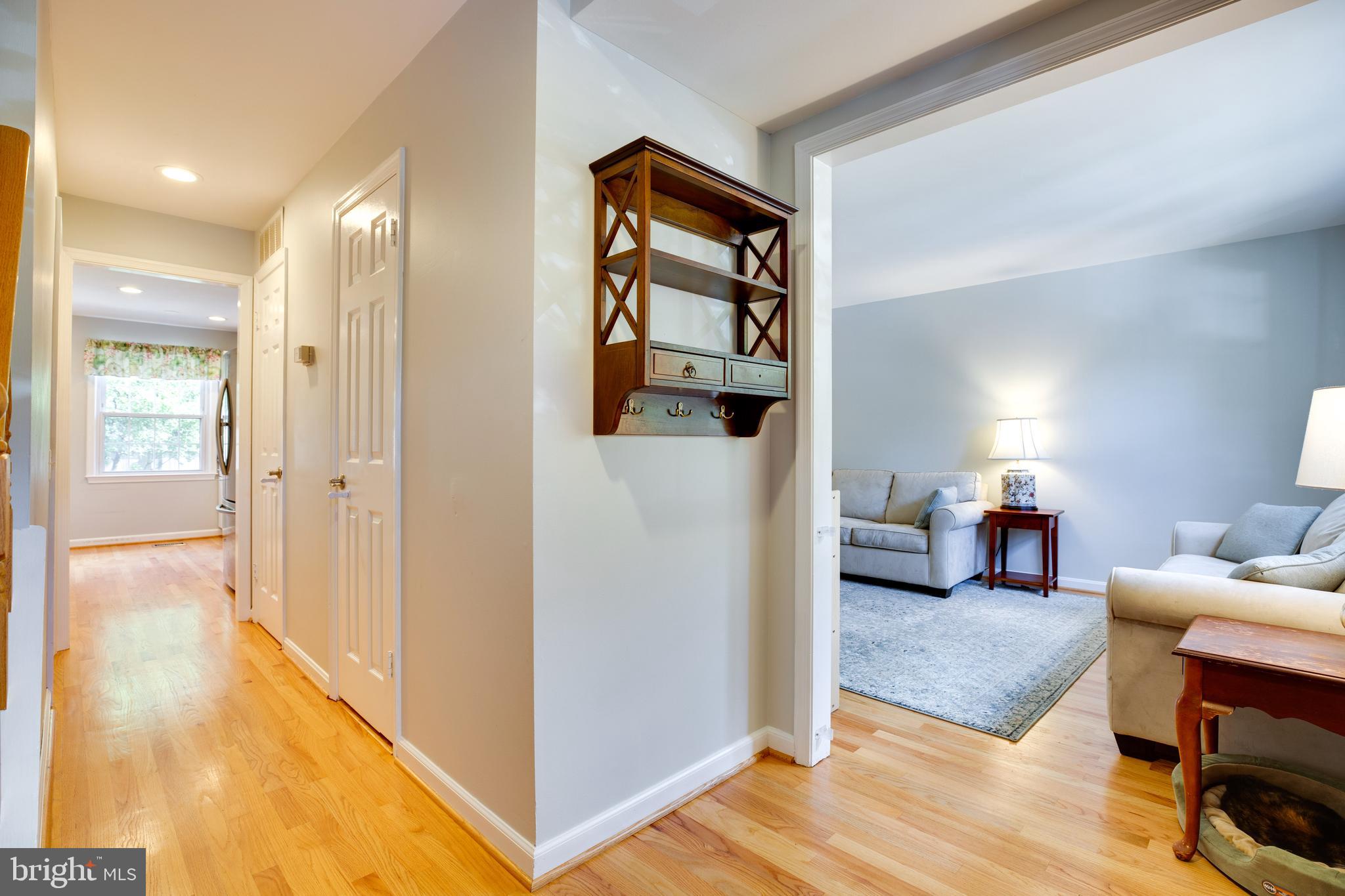 5269 Leestone Court Springfield, VA 22151 - Photo 4 of 43 Gallery Image 4