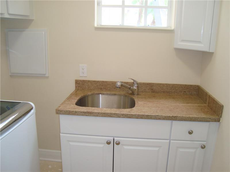 194 Ocean Key Way Jupiter, FL 33477 - Photo 20 of 35 Laundry Room