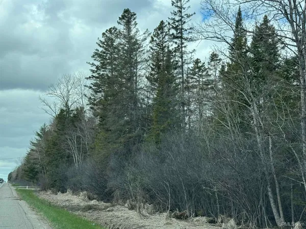 $15,000 | 2 Hwy Escanaba Mi 49829 Highway, Escanaba, MI 49829
