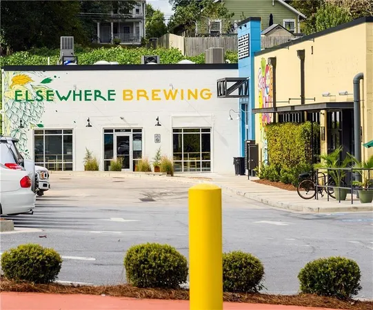 a picture of a very nice looking building